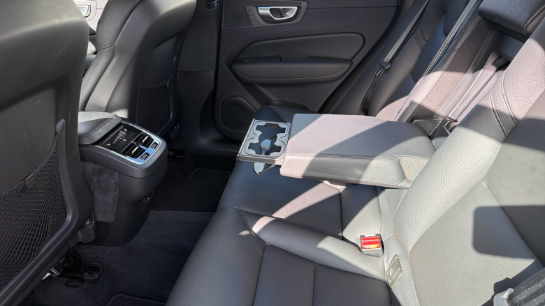 Volvo Xc60 2.0 B4P Plus Dark 5dr Geartronic Petrol Estate